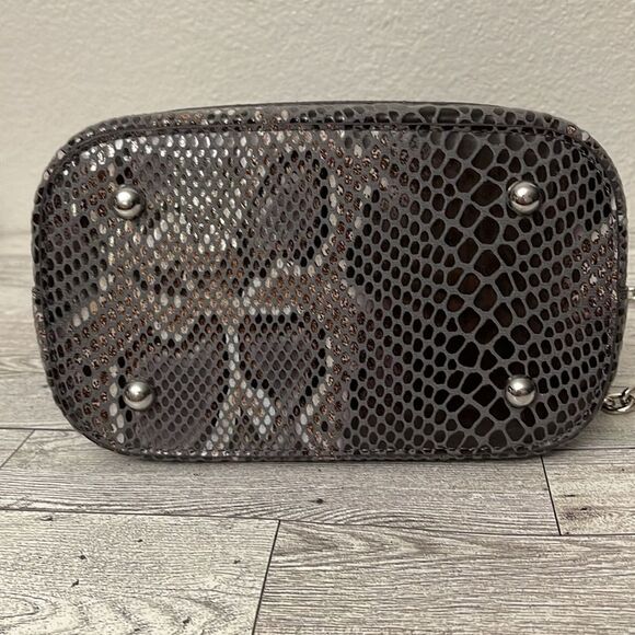 Sondra Roberts Squared Crossbody Bag NWT - Picture 13 of 13